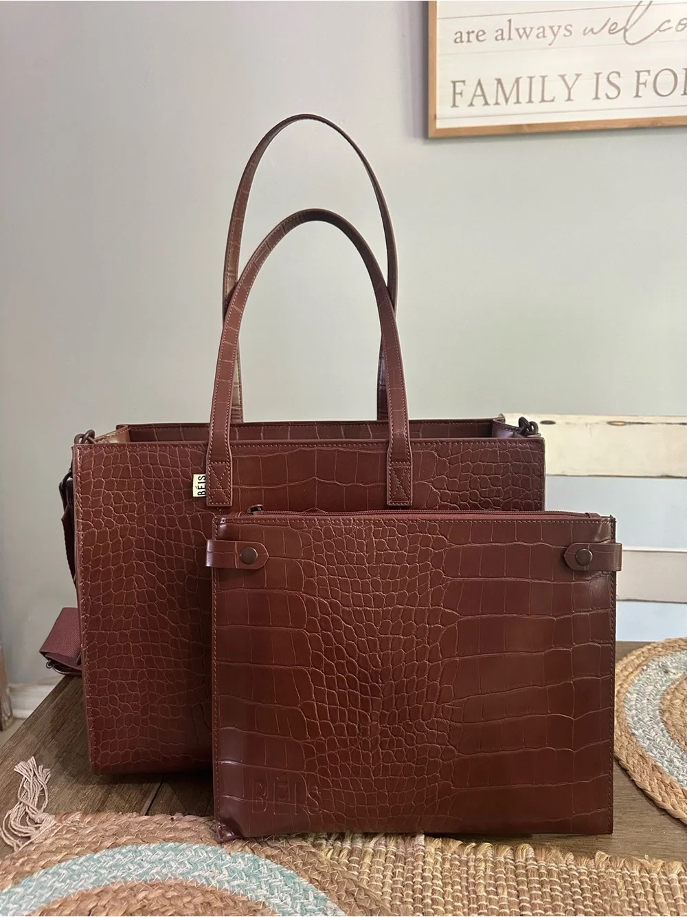 Brown Croc-Embossed Tote Bag - Classic Women's Shoulder Tote